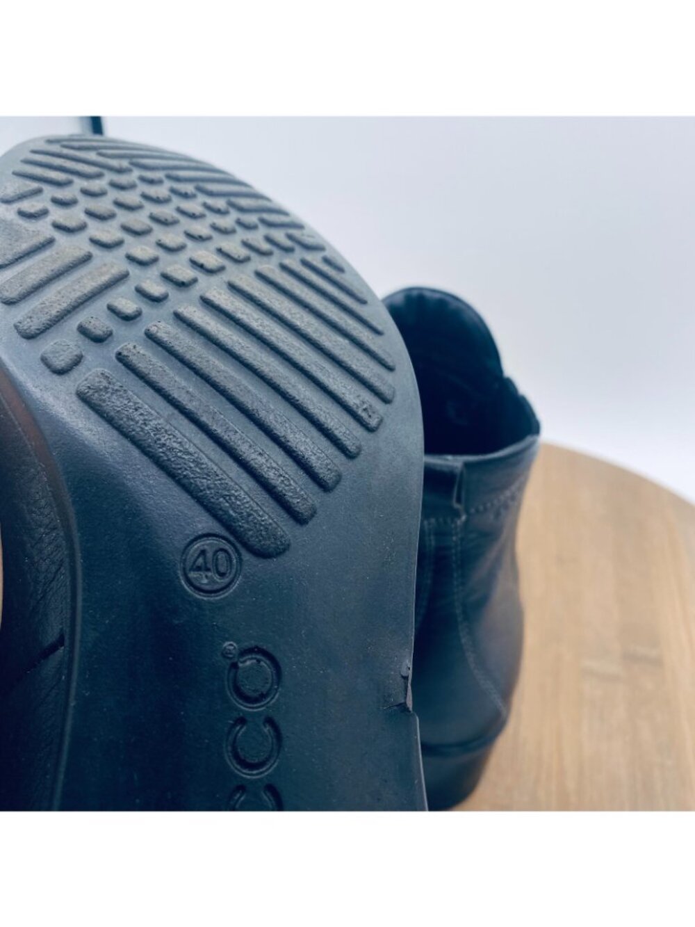 Ecco Womens Shoes 9 Black Leather Pull On Chelsea Boots Ankle Minimalist - Picture 11 of 11